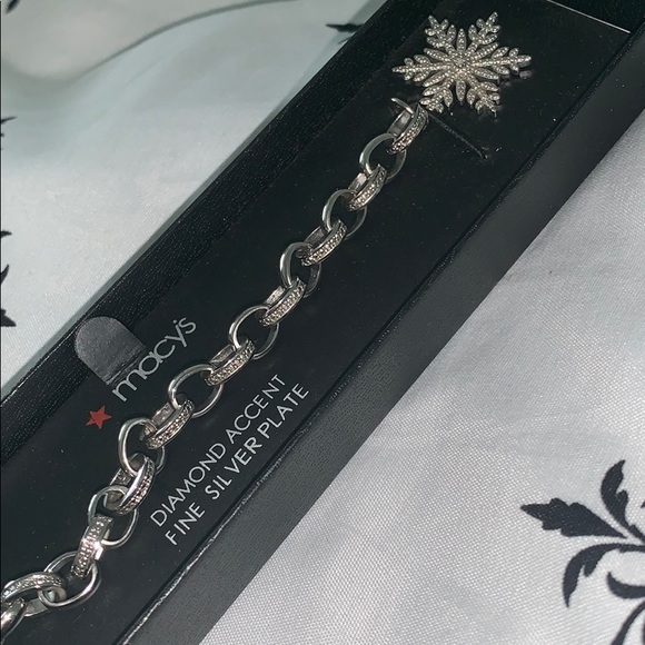 Last Chance. ❄️Diamond Accent Bracelet❄️ - Picture 8 of 8